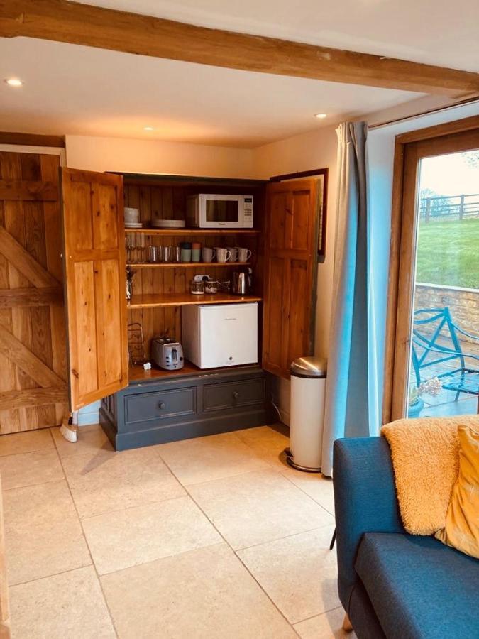 2 Beds & Living In Our Idyllic Country Cottage Bedford Exterior photo